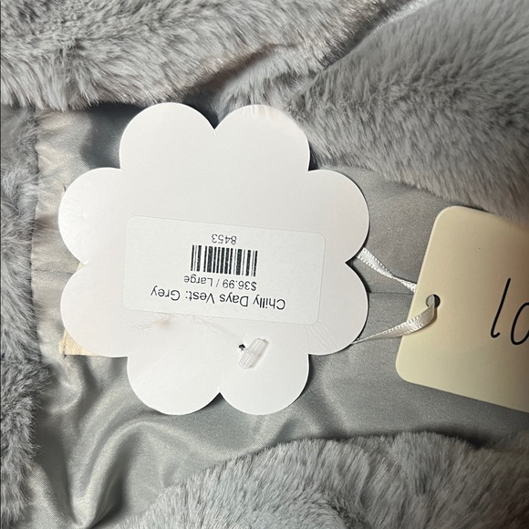 LA MIEL Soft Gray Vest with Dark Accents - Picture 3 of 5